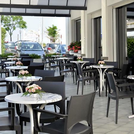 Hotel Ciondolo D'Oro Rimini Eksteriør billede